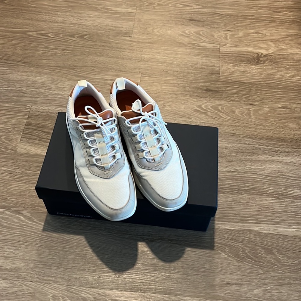 Wolf & Shepherd sneakers